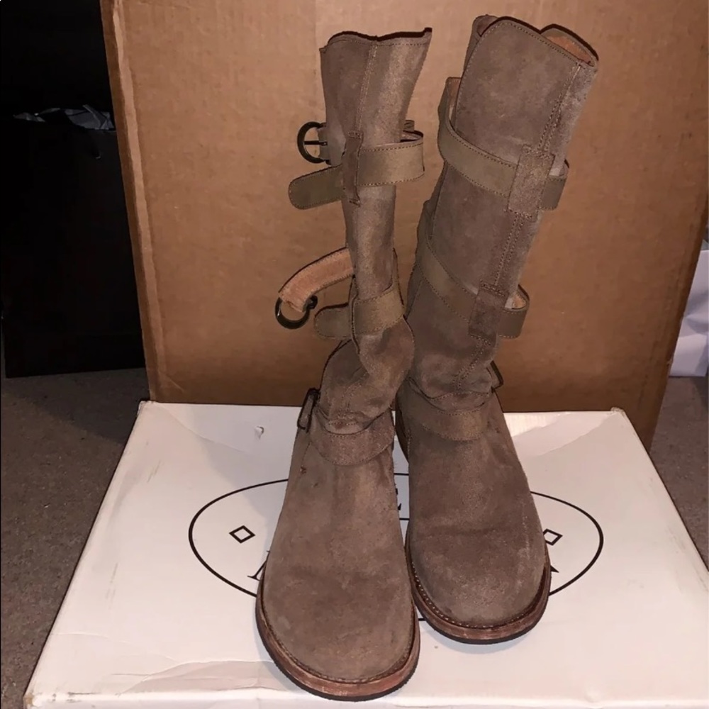 Steve Madden Taupe/Gray Suede sz10 Side buckle boot